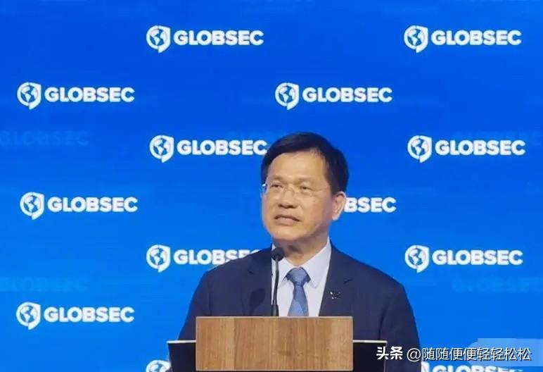近日，台独顽固分子林佳龙，受捷克方邀请，窜至捷克并在其举办的论坛上发言。号召世界