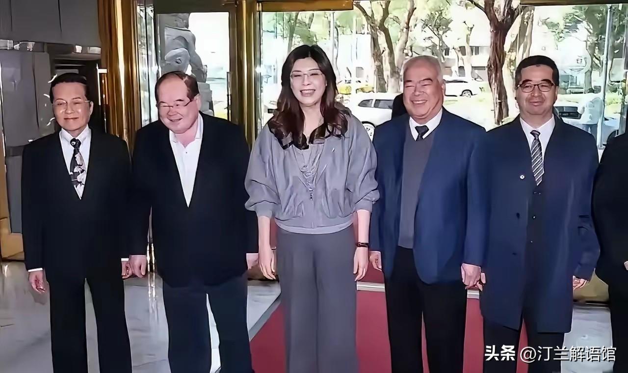 重磅官宣！郑丽文访陆12人名单暗藏深意，每一步都是深思熟虑的大局🔥
 
两岸目