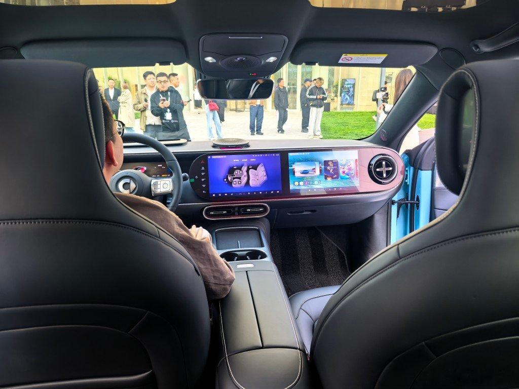 精灵6号也是奔驰团队设计的可见没有一堆自我紧箍咒，还是可以出活儿的。空间偷得好，