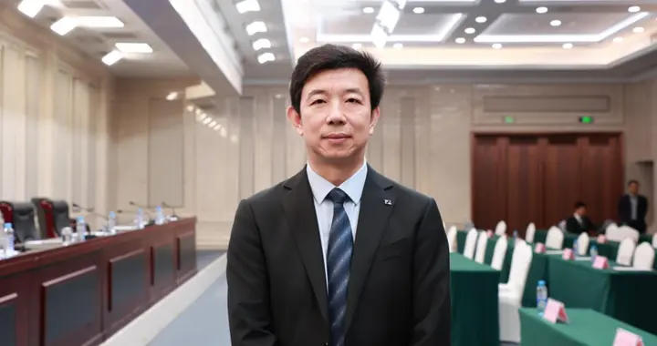 董圣鸿：教育的使命不是与机器竞速，而是培养“完整的人”