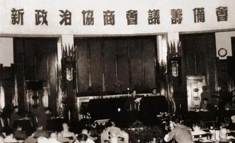 1978年五届人大提议修改国歌歌词，作家陈登科坚决反对，他认为新歌词过于平淡缺少