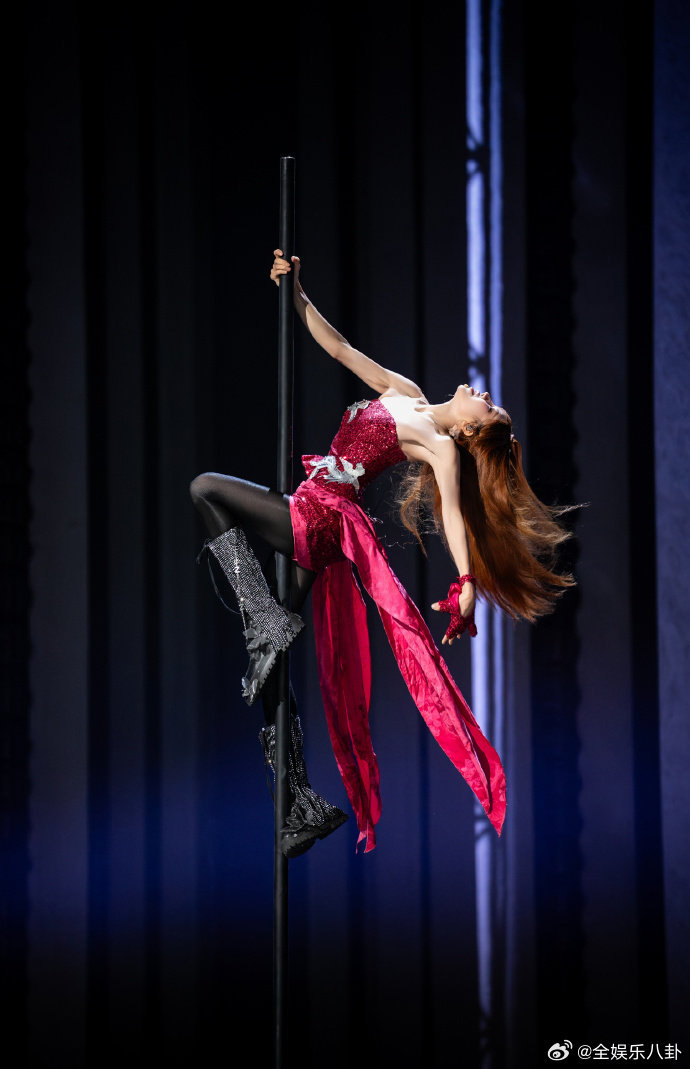 江语晨选择庄法精准选人！江语晨选中全能庄法，唱跳舞台双在线，一公舞台稳了！乘风2