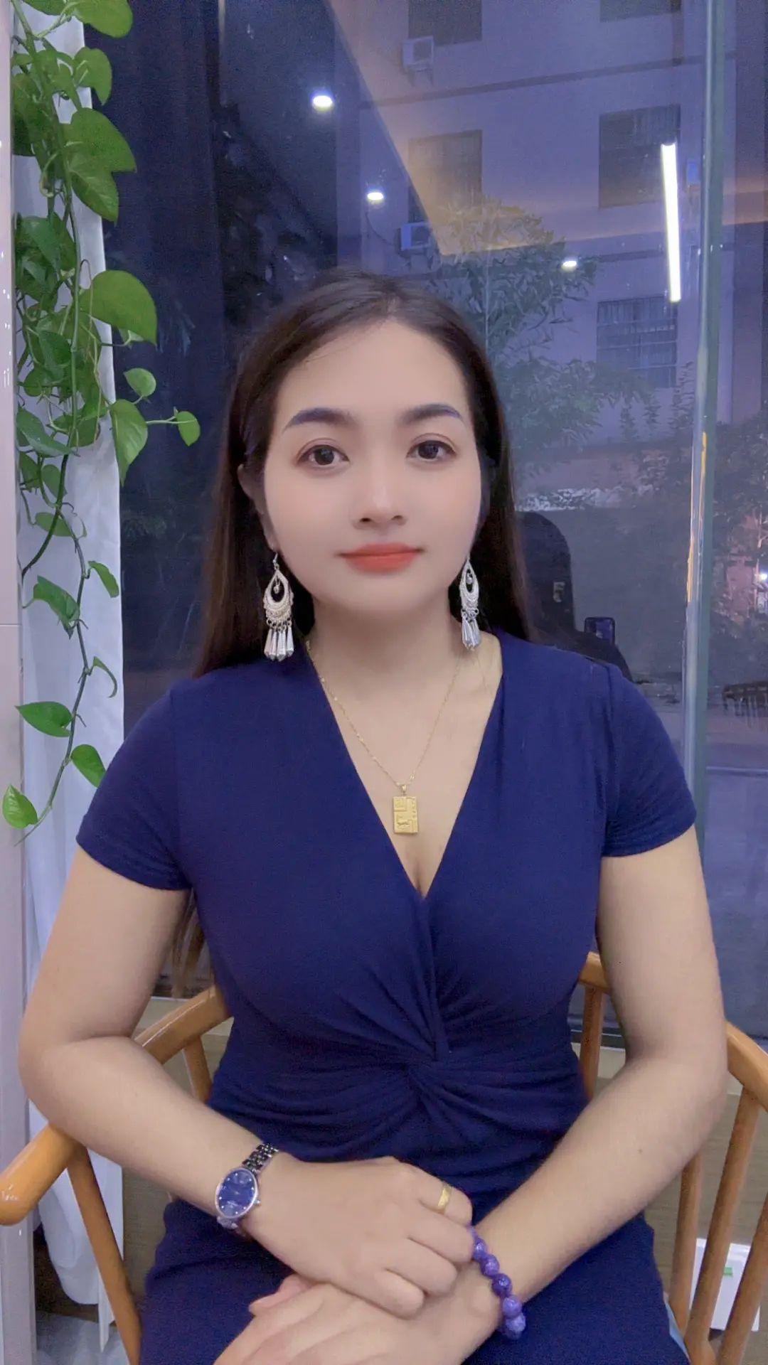 不要在任何人身上，找归宿感和安全感，一个人挺好，无非就是自 由里带点孤独。