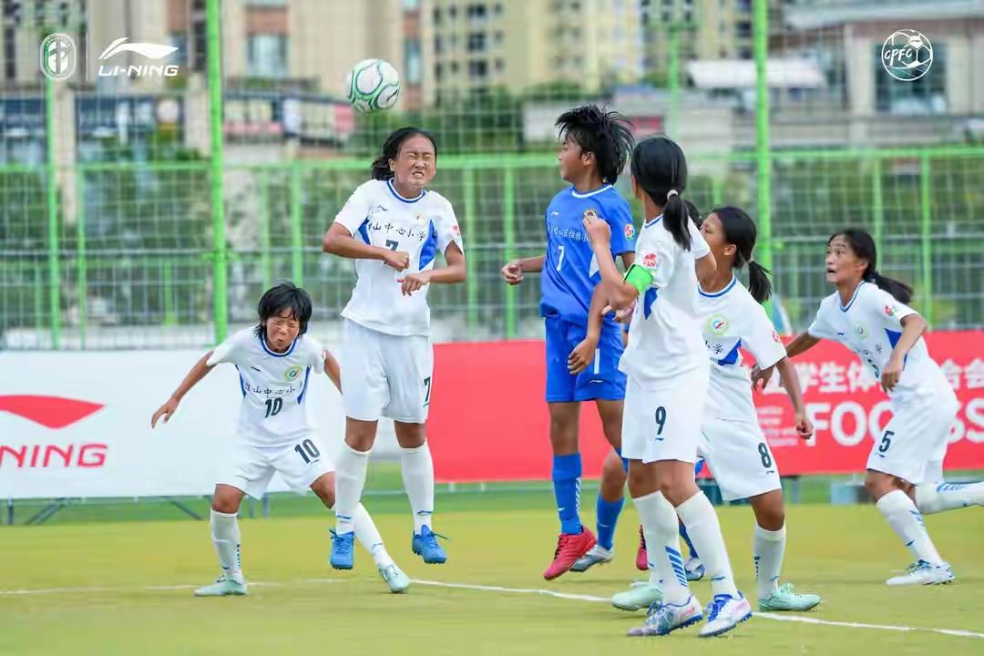 双胞胎建功！宁波小学女足拿下全国冠军
 
青岛赛场传来喜讯，8月24日全国小学生