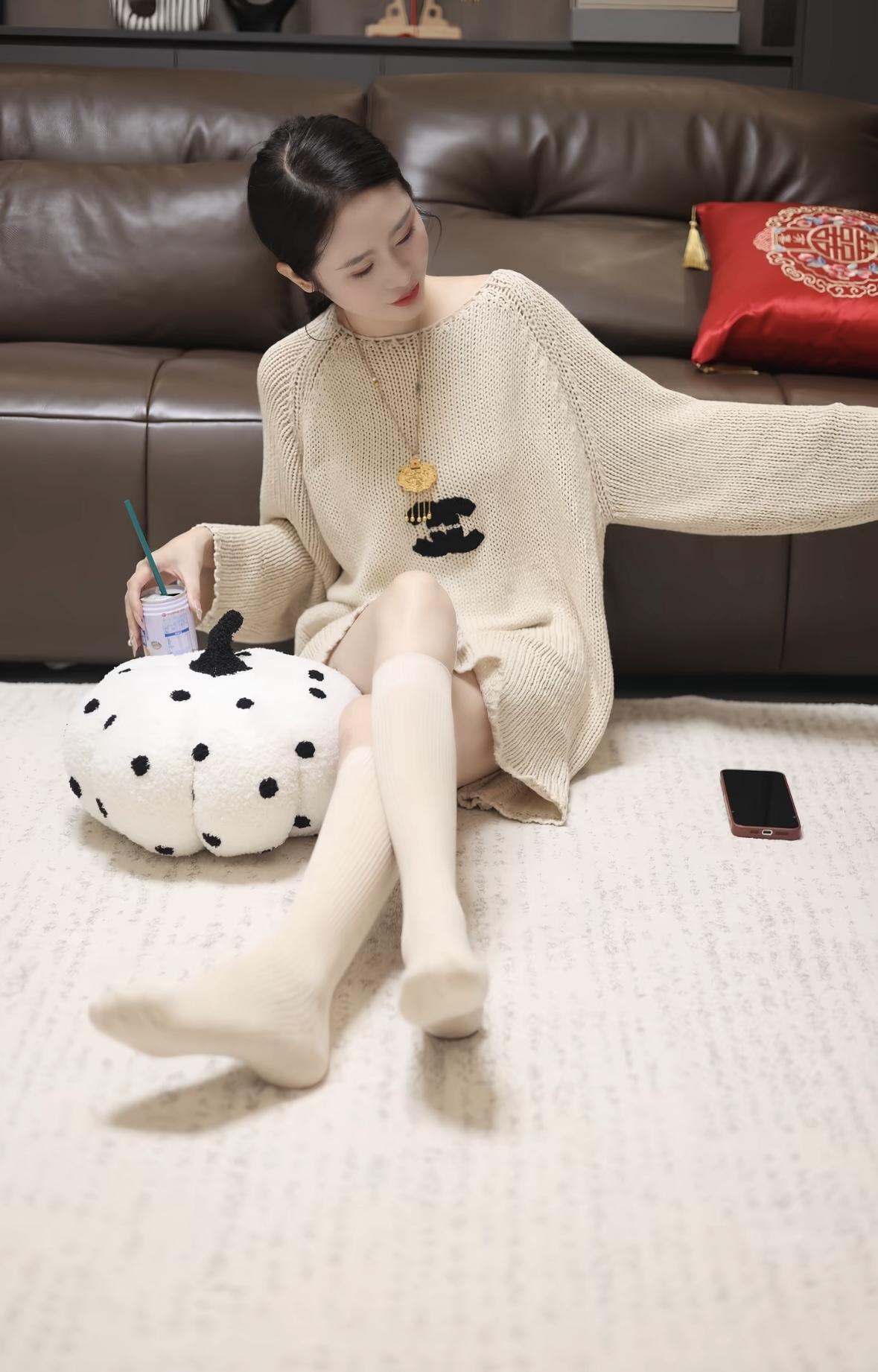 如何将连衣裙搭出高级感?