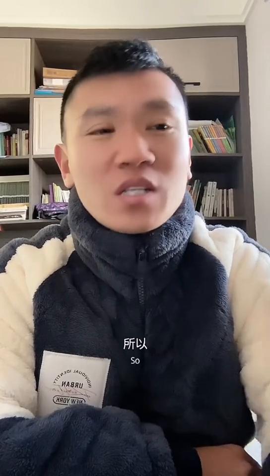 养老稳增。
70岁以上额外补，35年工龄涨7%，3000元以下涨超4%。2026