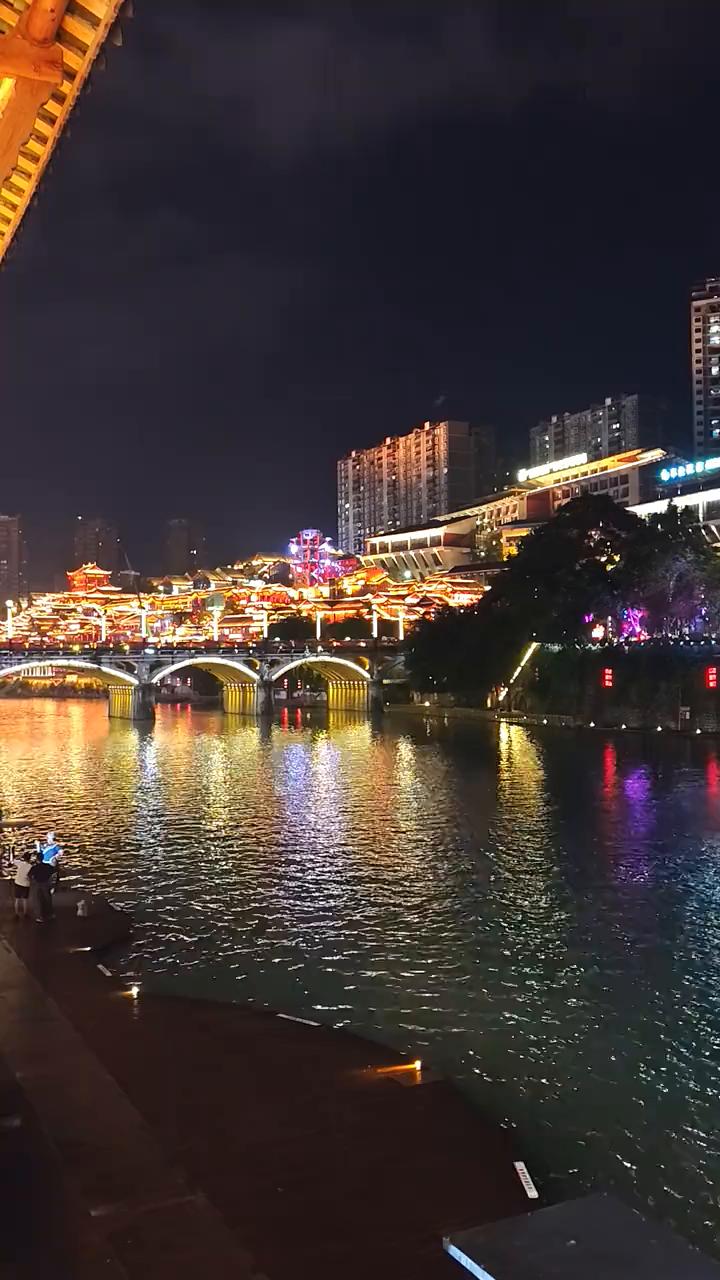 这里是这里。