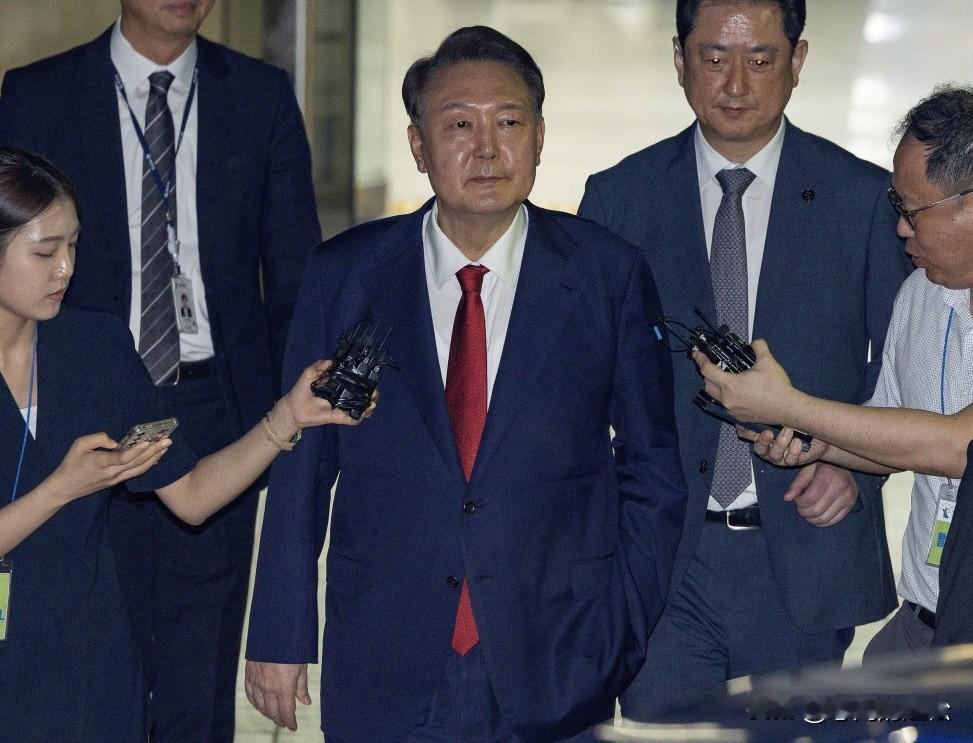 今天还虚弱到走不了楼梯，明天就能为了自由，毫不犹豫的出席拘留合法性听证会为自己辩