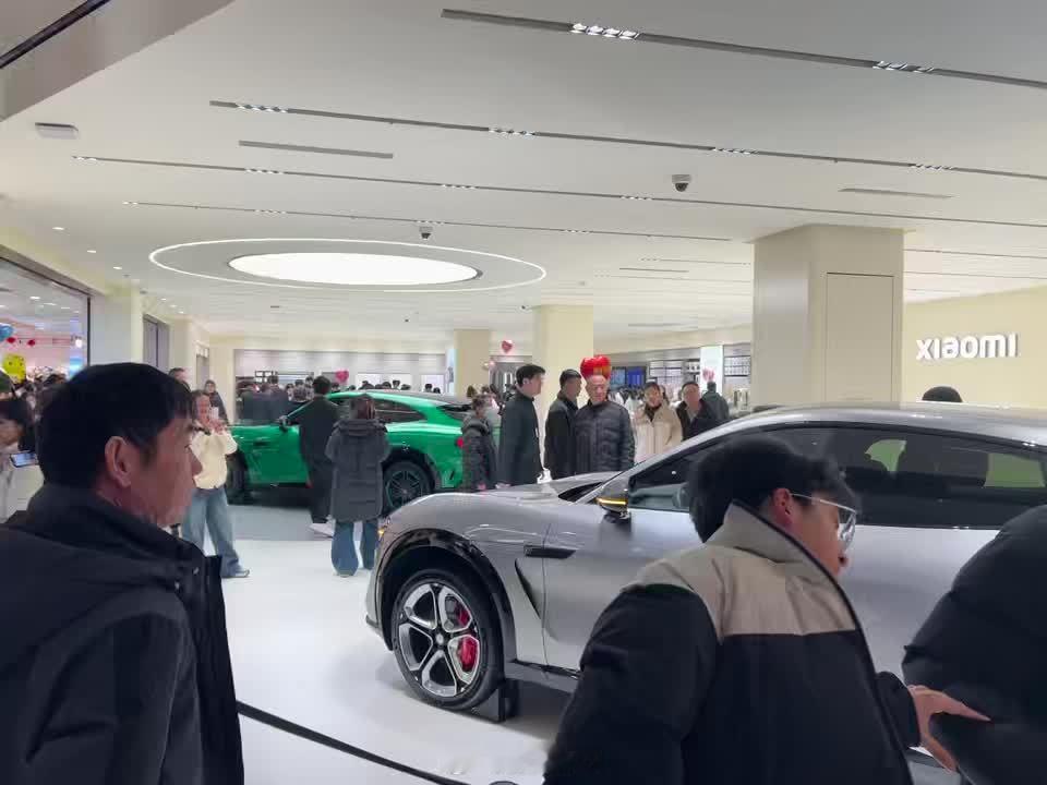 没想到2026年小米第一波节奏来的这么早，假期也不消停，2026传奇耐黑王继续上