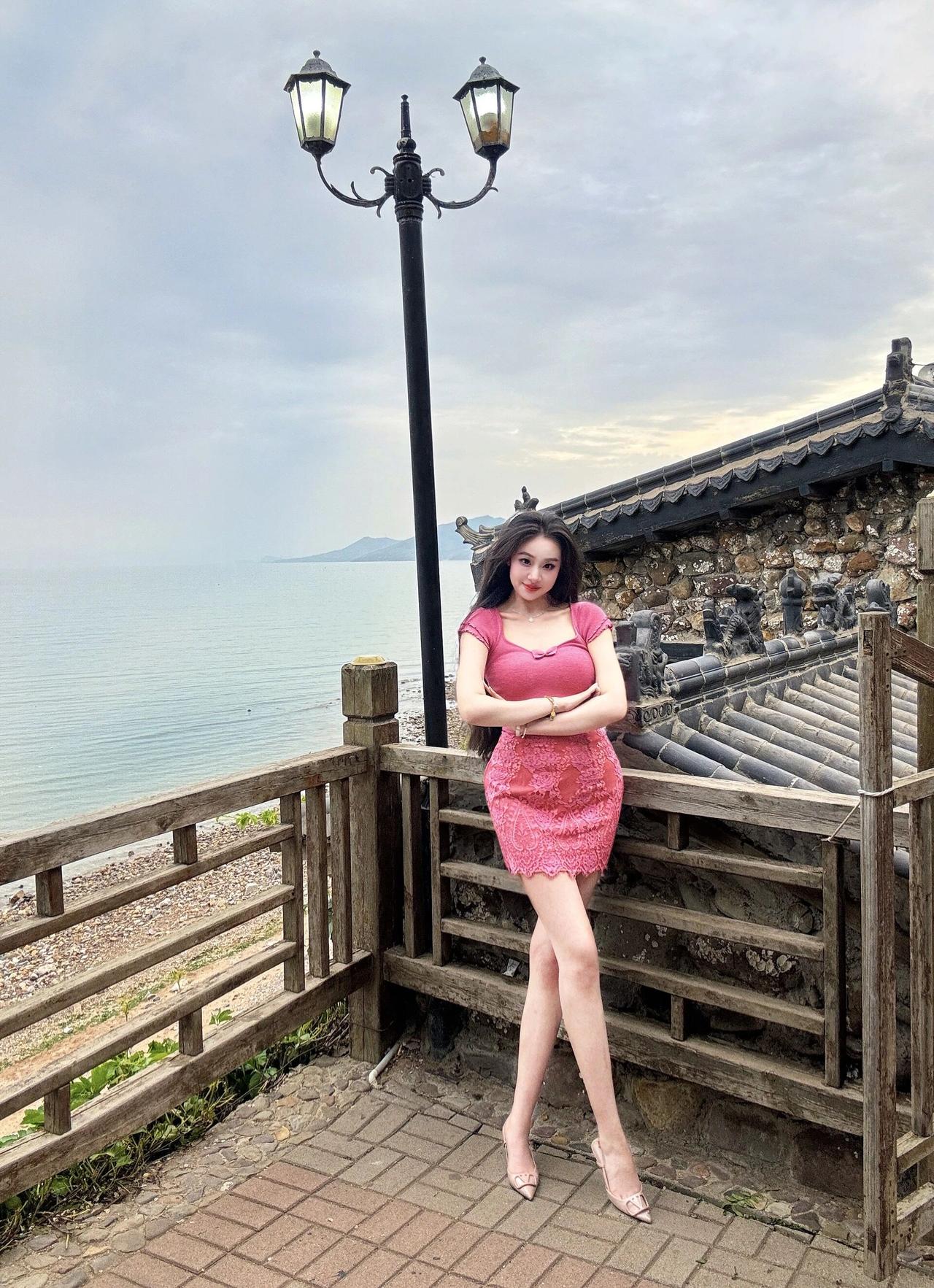 共享美人靓照[kiss]