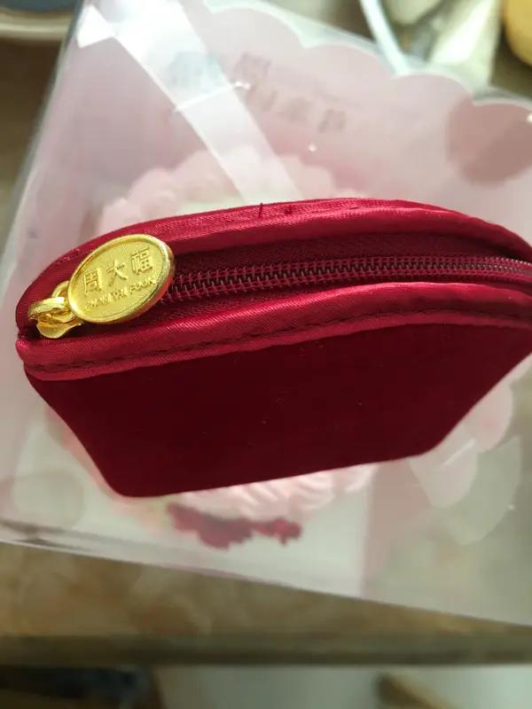 周大福又整活了！3月5日发布新中式风格配饰系列，那个78.88万的足金耳机盒全国