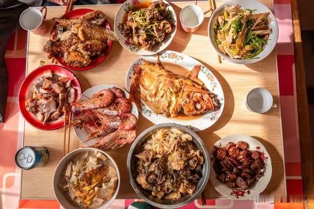 男子去舅家拜年，吃完饭舅含泪对他说:“明年别来了，没人做饭”
 
我刷到这个片段