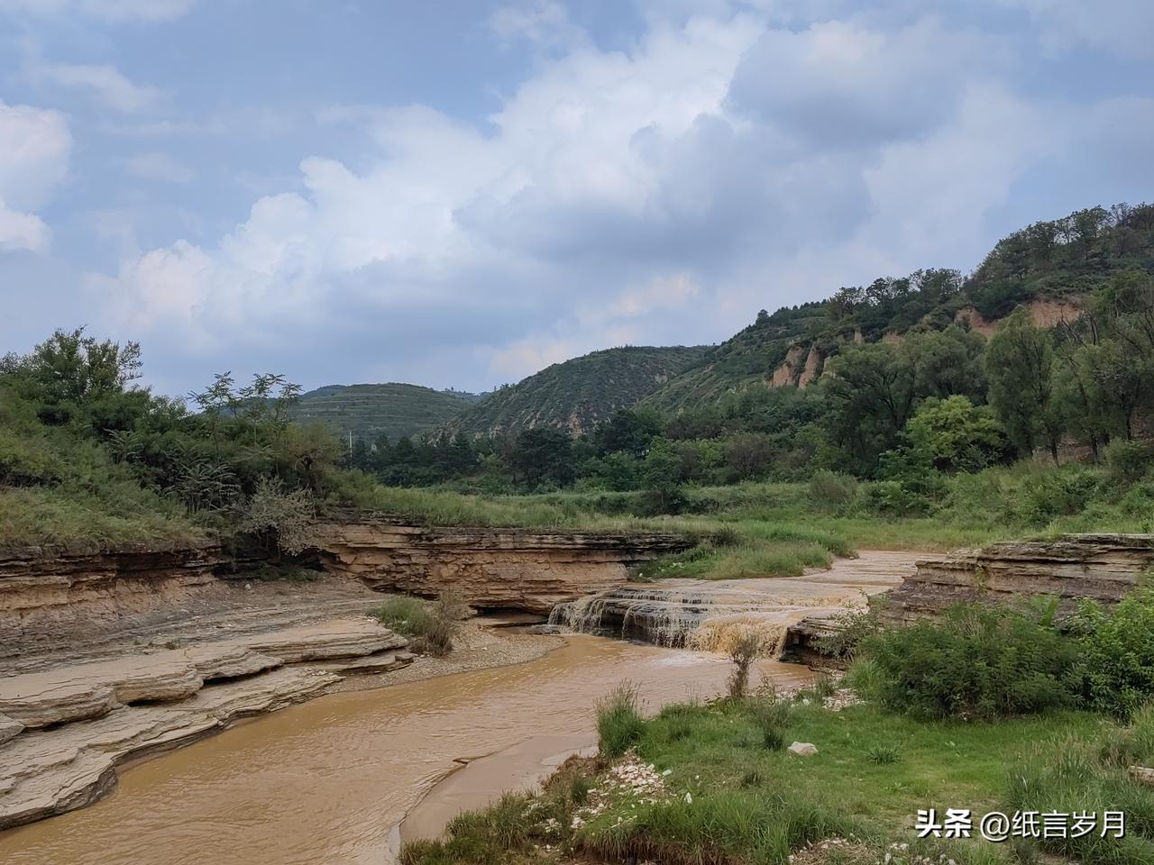 今天又给上了生动的一课，大清早不吃饭，出来逛饿得直喊叫。车上有一个甜瓜，在我的劝