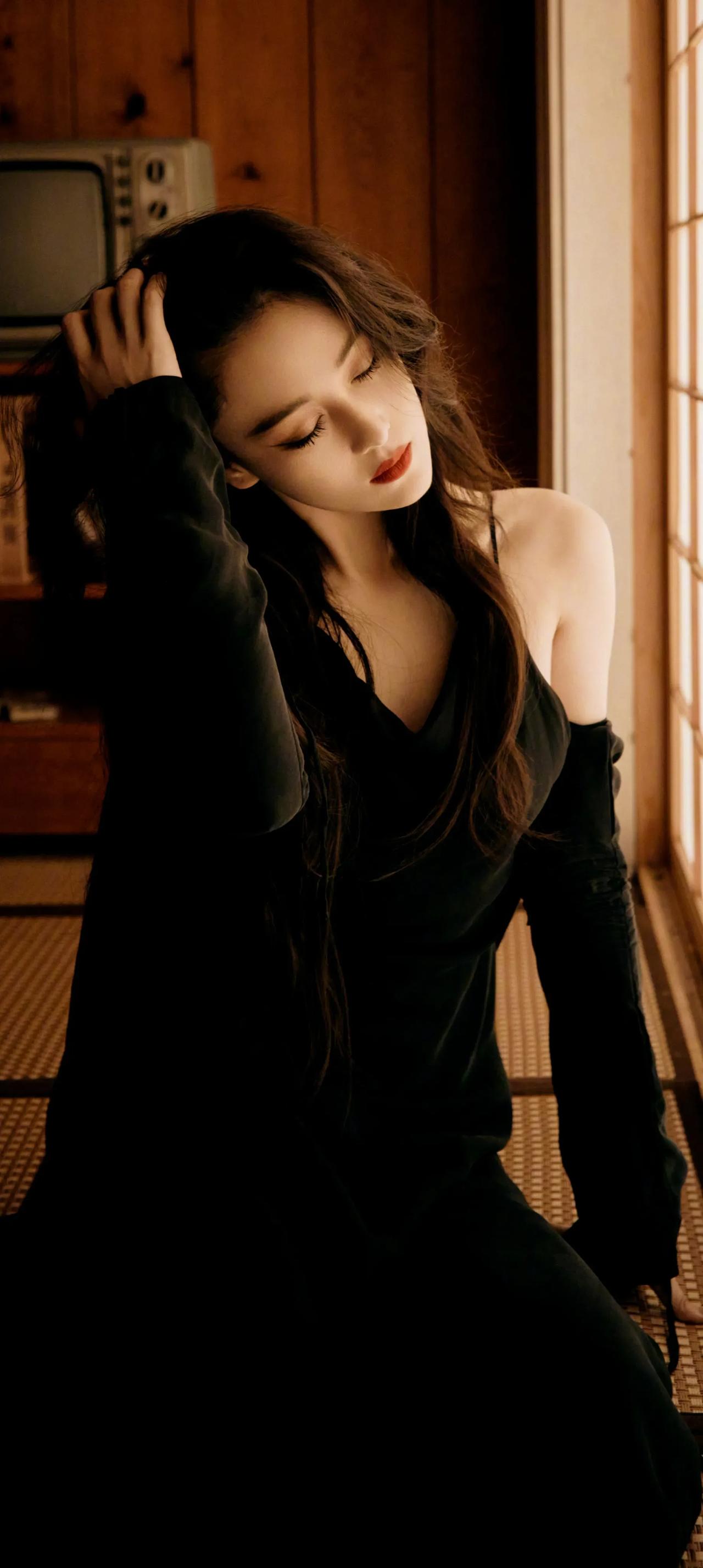 #女明星谁最美# #明星美图# #惊艳女神# #张馨予#
达人推荐女主角唇泥