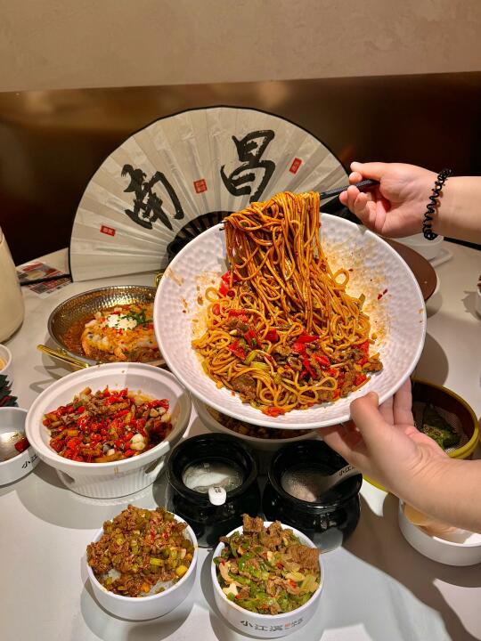 感谢张艺兴!本地好吃的江西馆子!好吃晕了…