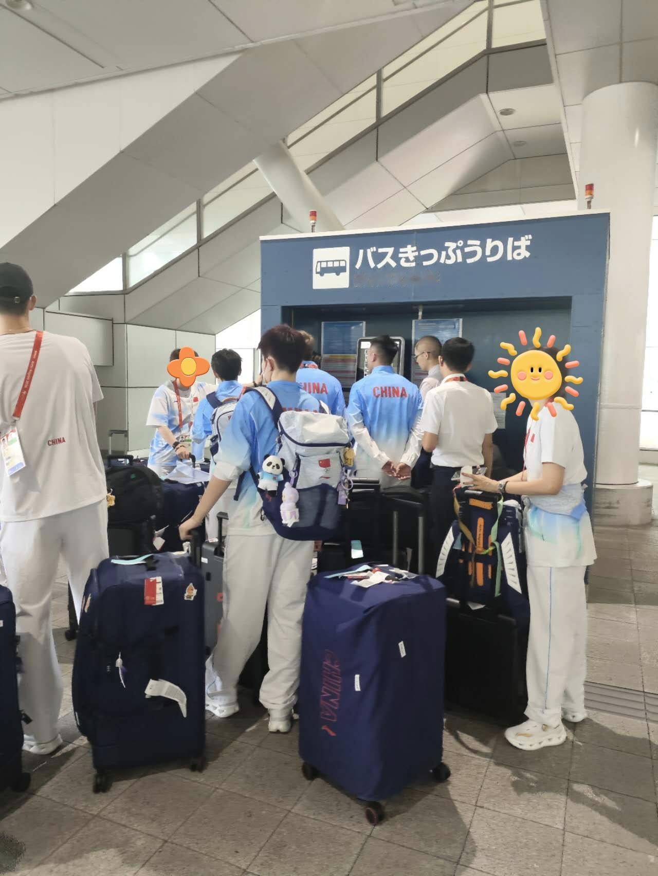中国代表团被困机场，总领馆出手了！
9月17日，参加名古屋亚运会的中国代表团在机
