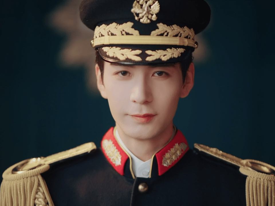 陈星旭 都让让冷脸的神回来了  欢迎回到被陈星旭冷脸统治的季节！《轧戏》双面人设