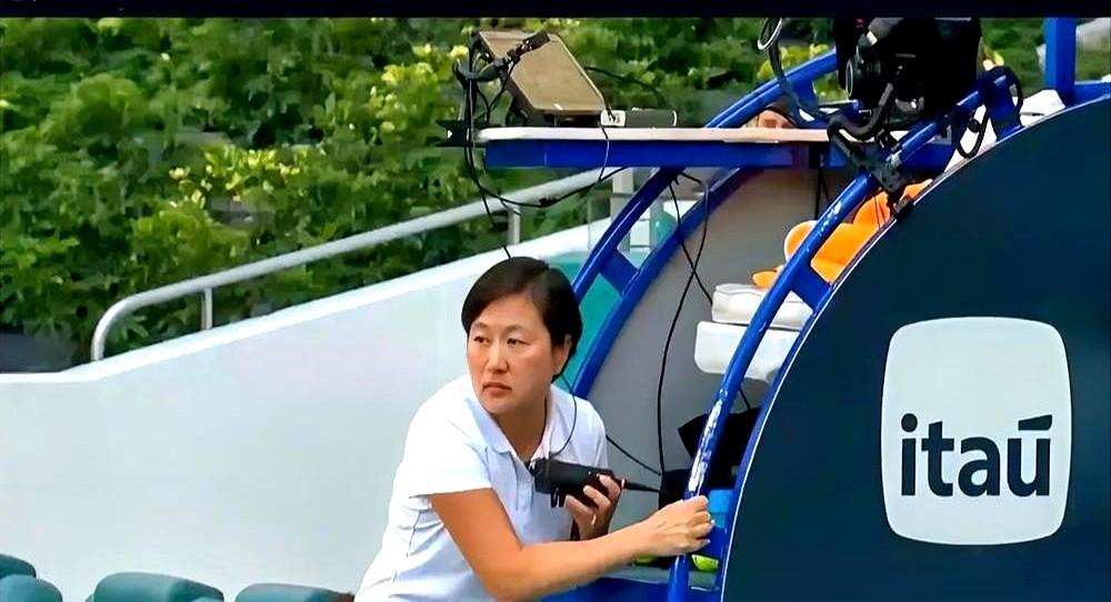 郑钦文奖金差4倍，收入却反超！

迈阿密公开赛，郑钦文3-6、4-6输给了世界第