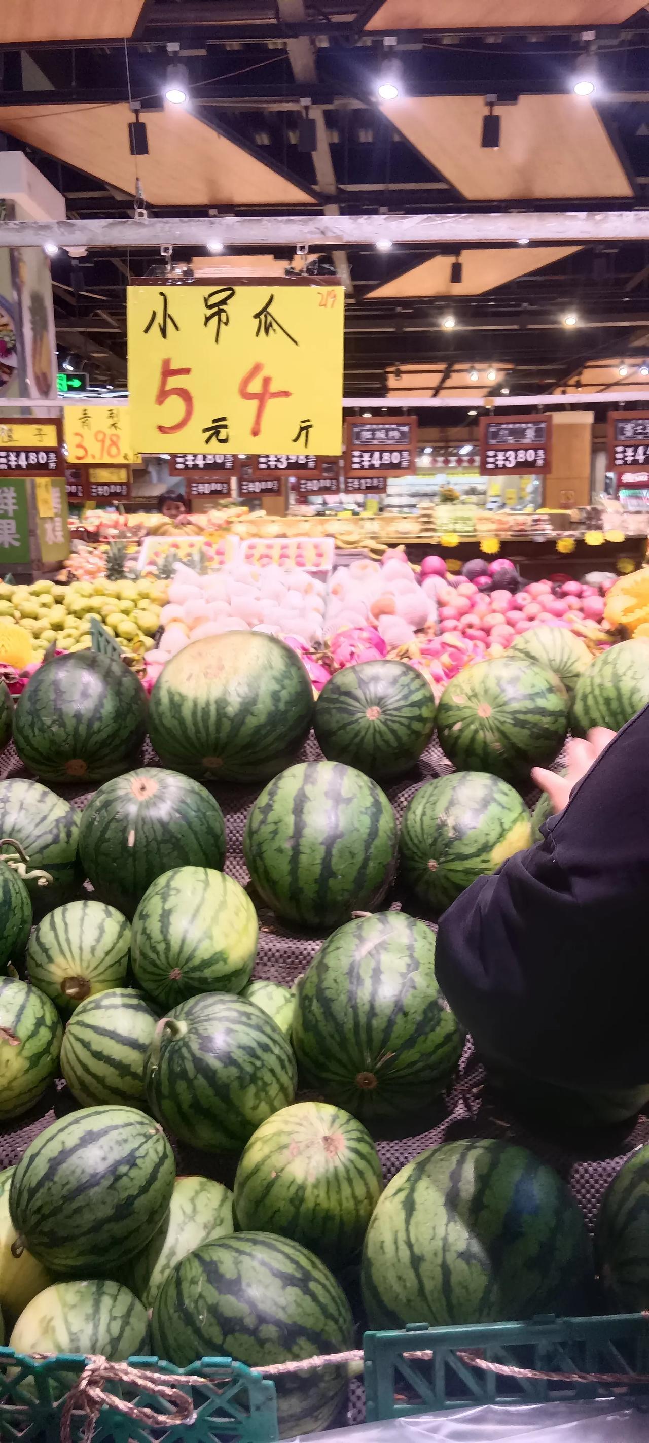 同样是小呆瓜为什么区别那么大呢？



距离相差不到十里地，我们这边小呆瓜两块钱