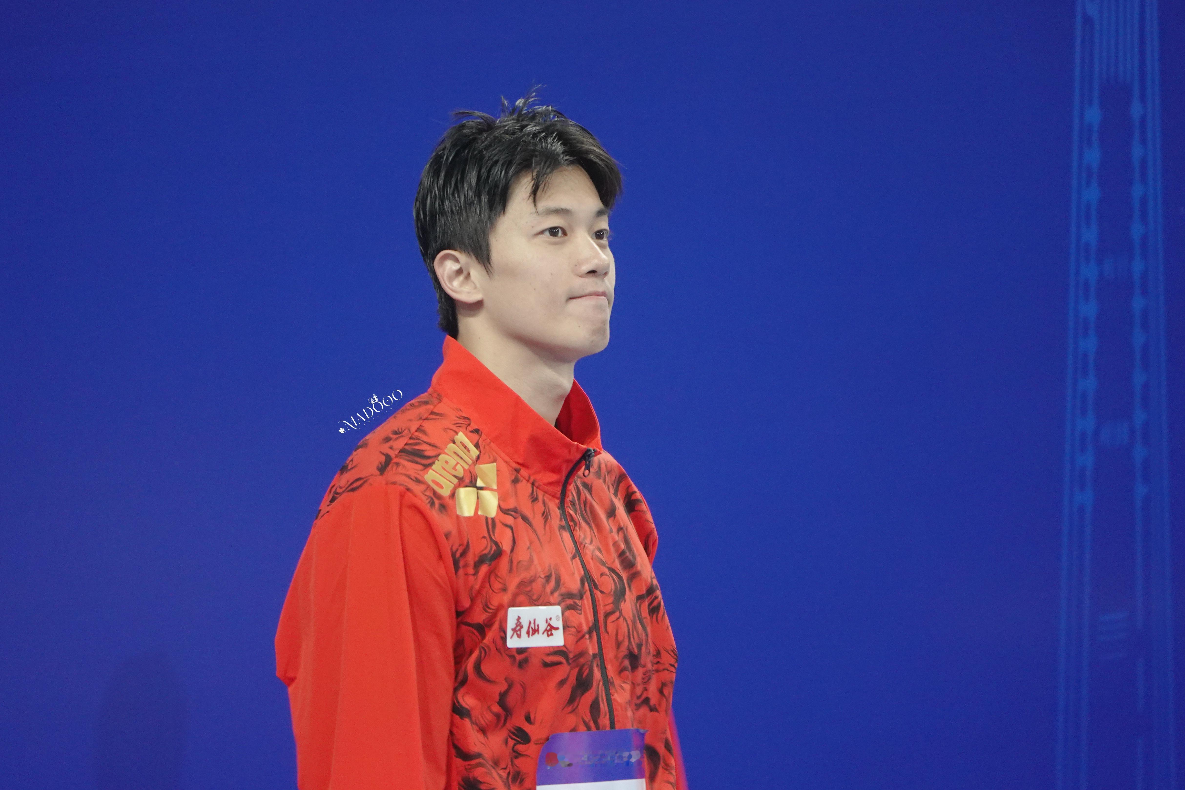 喜欢抿嘴宝宝（去年冠军赛头毛好短啊 