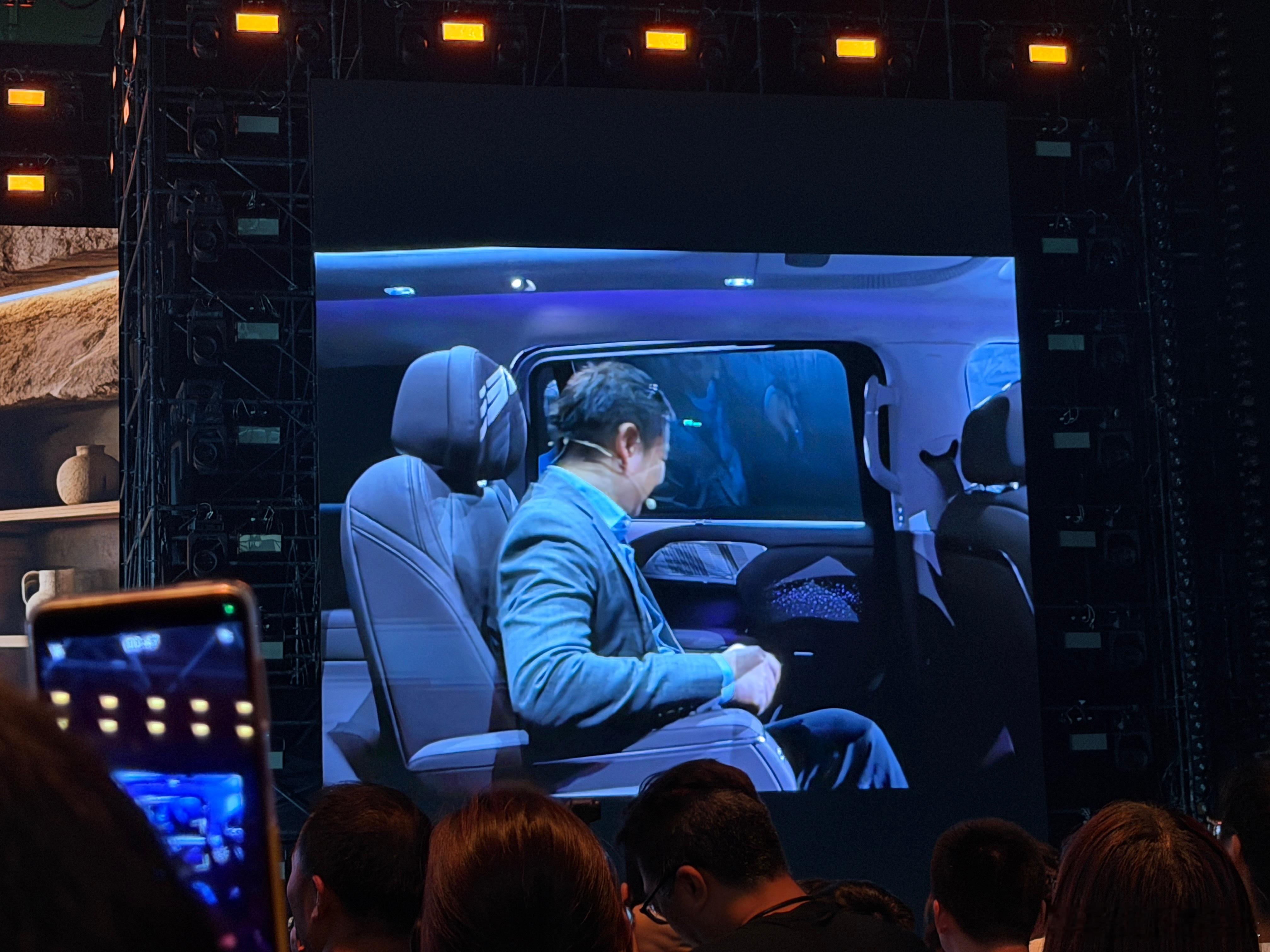 跟着大师兄体验真“偷车”视角