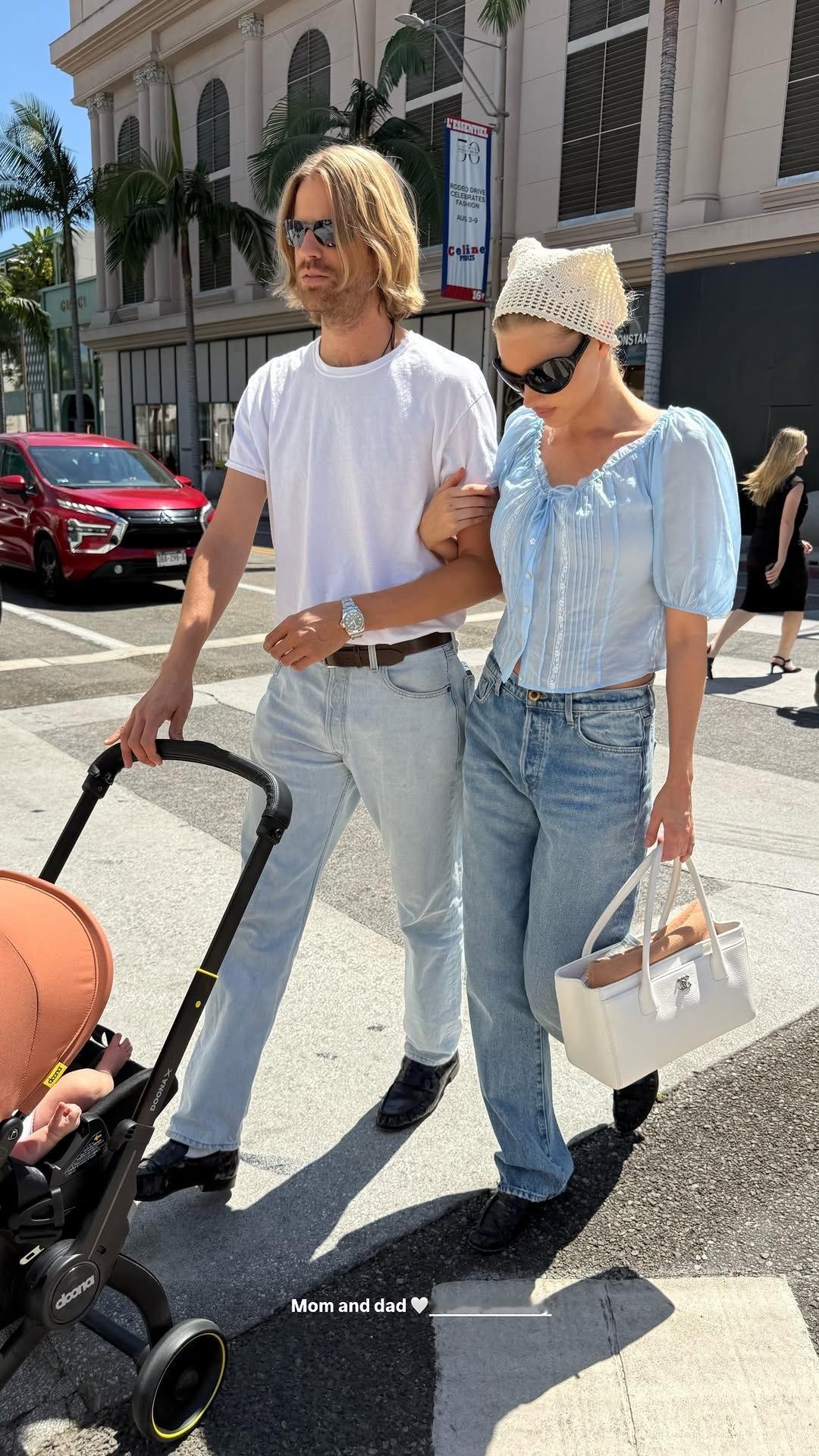 Elsa HoskMom & dad 🤍 tomtomdaly 