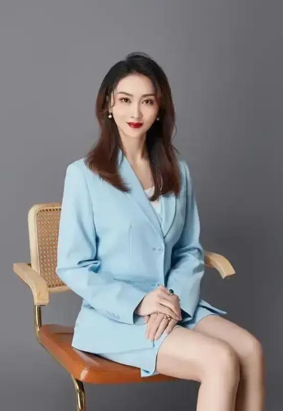 如果在古代，一个秀才给底下一堆一二三甲进士讲课。进士们满脸黑线，秀才还不服，算不