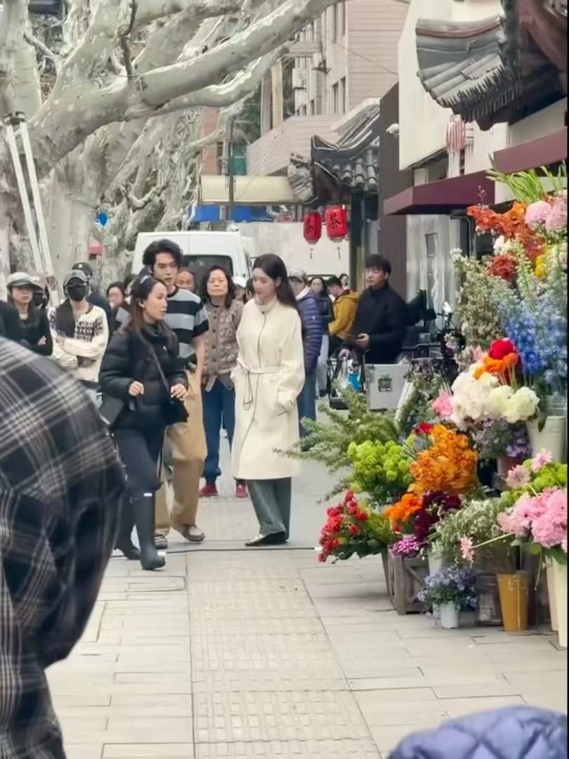 于适王玉雯同框拍摄路透上海街头偶遇于适王玉雯上海街头偶遇于适王玉雯拍摄🎬 