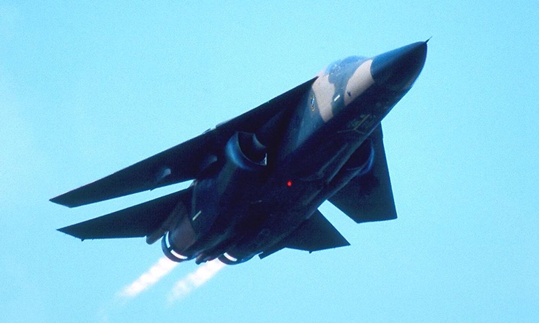 分享圖片：美國通用動力F-111“土豚”戰鬥轟炸機 