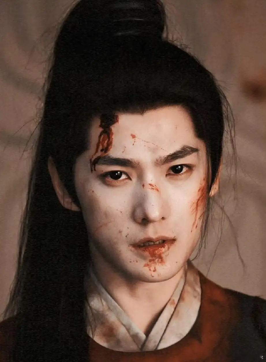 杨洋，拿到首尔明星奖我不意外张凌赫冲上来我也不奇怪但唯独有一点让我很意外，那个2