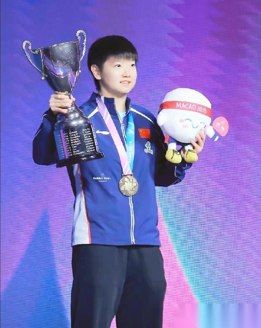 澳门世界杯两个没有被打服的人。
把所有不高兴不甘心都挂在脸上。
就是……
——蒯