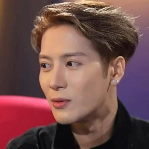 王嘉尔敢公开认医美，比藏着掖着的明星敞亮多了
 
圈里明星做医美早不是秘密，可大