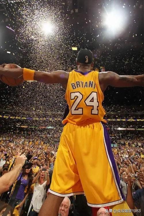 从“含金量”或者说比赛质量和历史评价的角度来看，科比·布莱恩特的81分远高于阿德