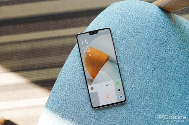 一加科技|这三台手机的曼妙手感，在你指尖上任意流淌