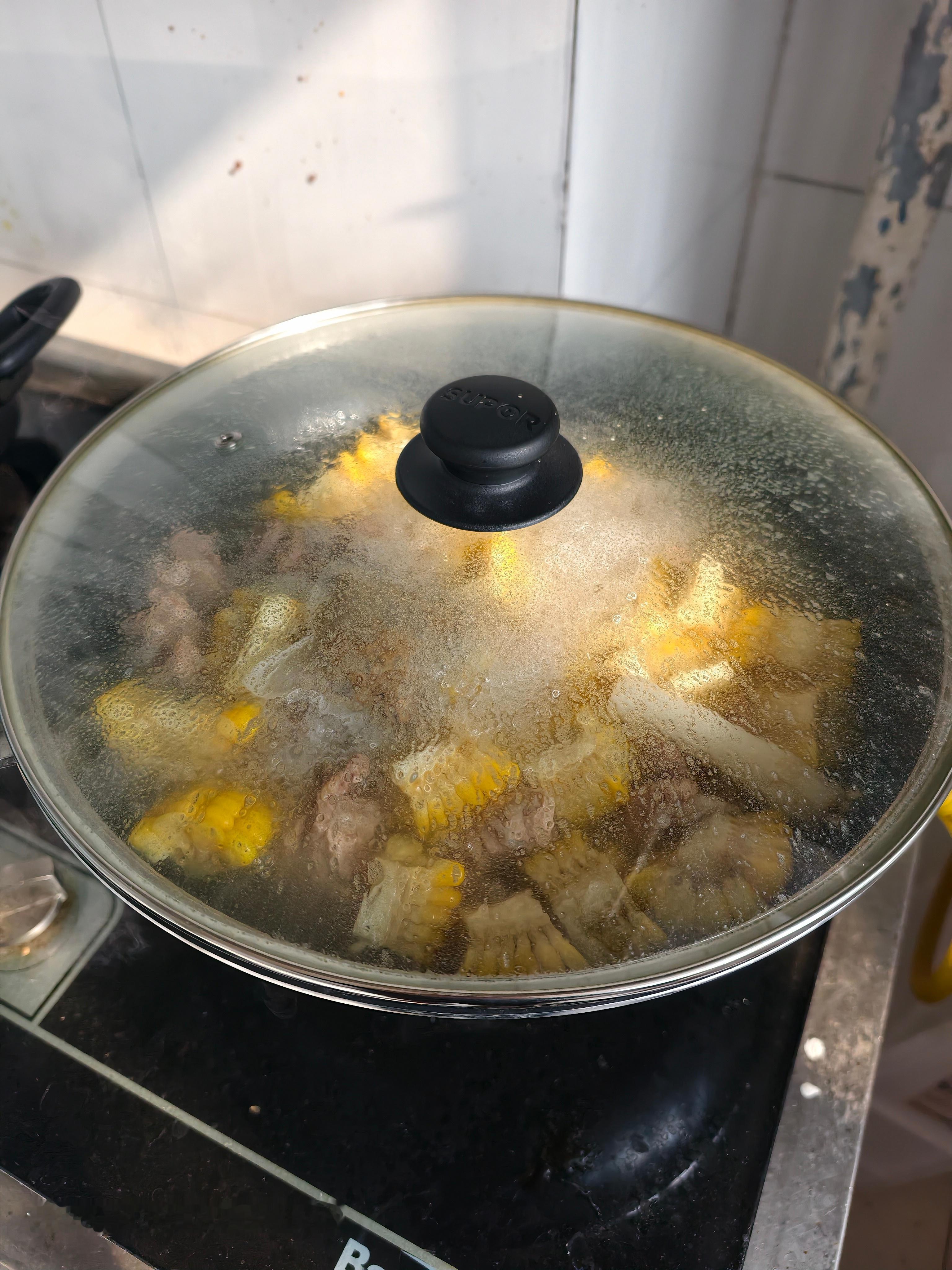 我的新年第一餐 排骨和玉米肯定是绝配吧 