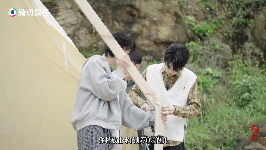 申浩男谈AI短剧抢真人演员饭碗申浩男回应短剧圈竞争 入行三年多的"短剧老人家"、