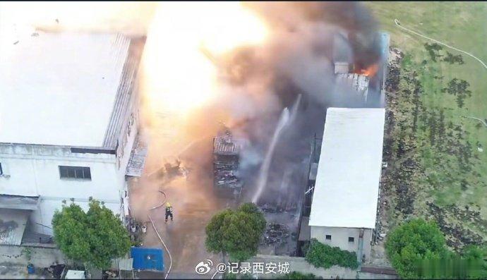 【苏州一厂房爆炸目击者发声:已听到两次爆炸声】目击者回应苏州一厂房爆炸6月3日，