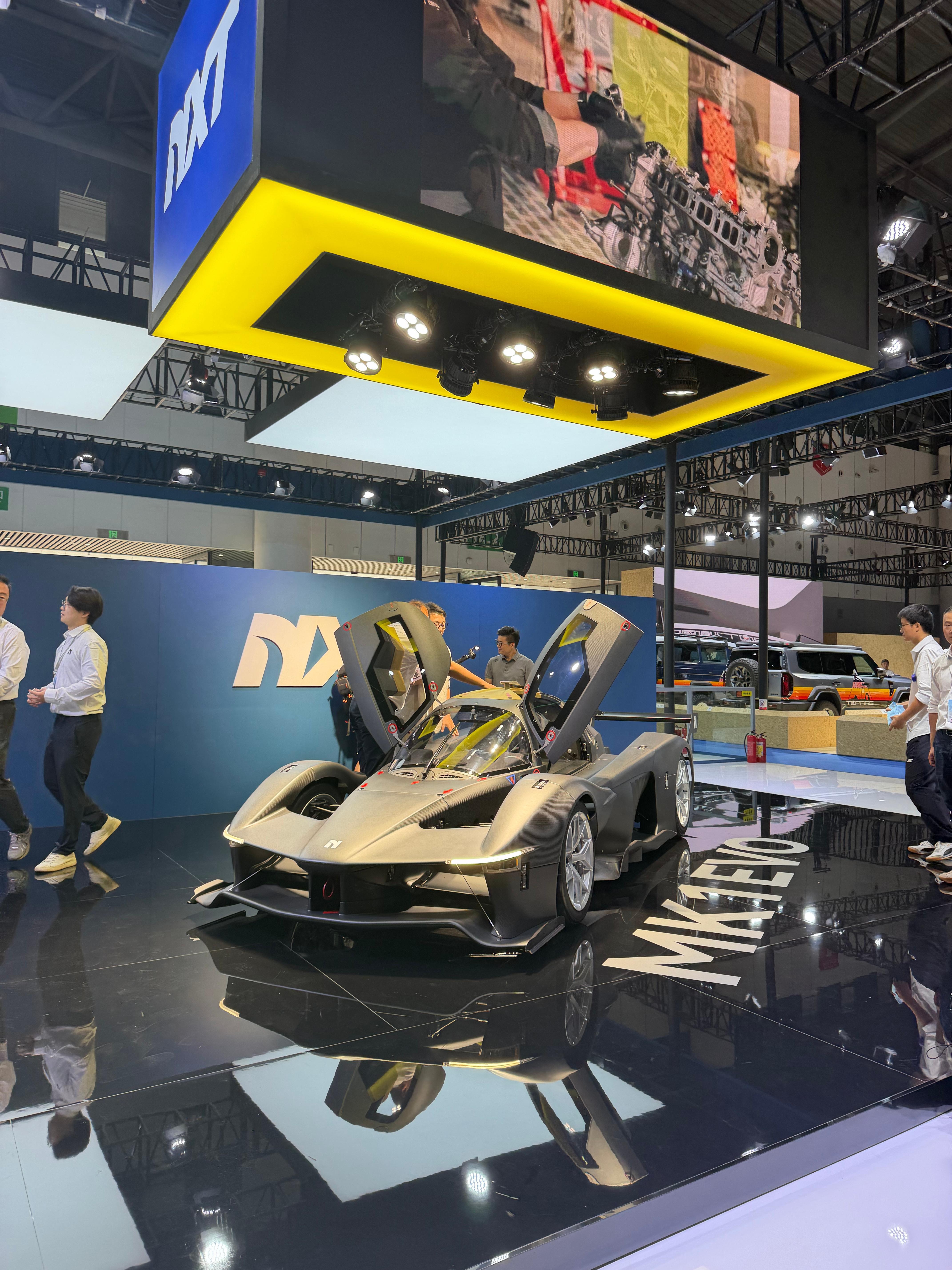 NXT Motorsport打造的国产全新原型赛车，本次在成都车展也正式亮相。好