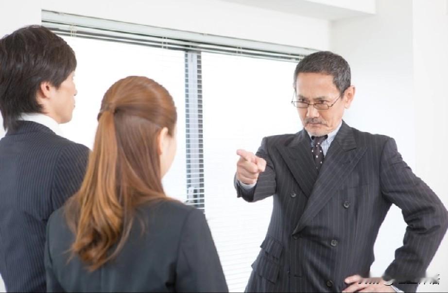 别人不喜欢自己，我不会主动去讨好

笔者生来不是讨好型人格，为人太实在，不会拐弯
