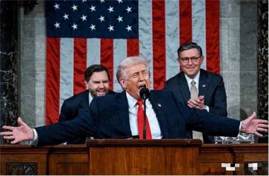 特朗普100分钟只顾自夸，闭口不谈打不打伊朗，俄媒突然警告中国。
 
前几天，特