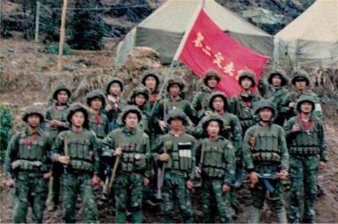 就在1987年，中越小规模战争仍在激烈交锋。越南国力消耗至极，粮食短缺，弹药供应