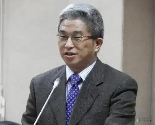台“副防长”徐斯俭发表声明
4月30日，台湾地区防务部副负责人徐斯俭在记者会上说