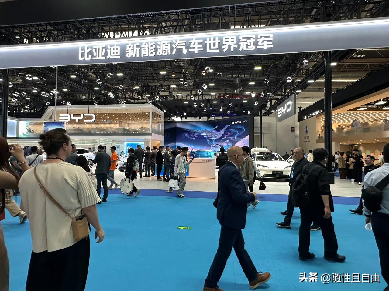 比亚迪2026年目标上调至190万–200万辆
比亚迪2027年海外销量目标25
