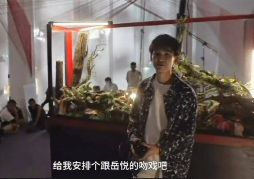 换其他人早就被骂翻了吧这种要求....真的无人在意... ​​​