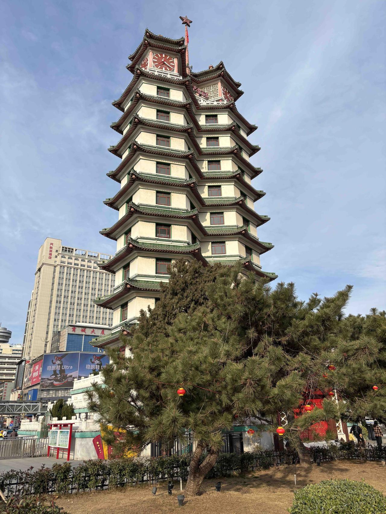 除夕午后，在二七广场悠然漫步；傍晚来临，又去品尝地道的广州风味。这对于我来说还是