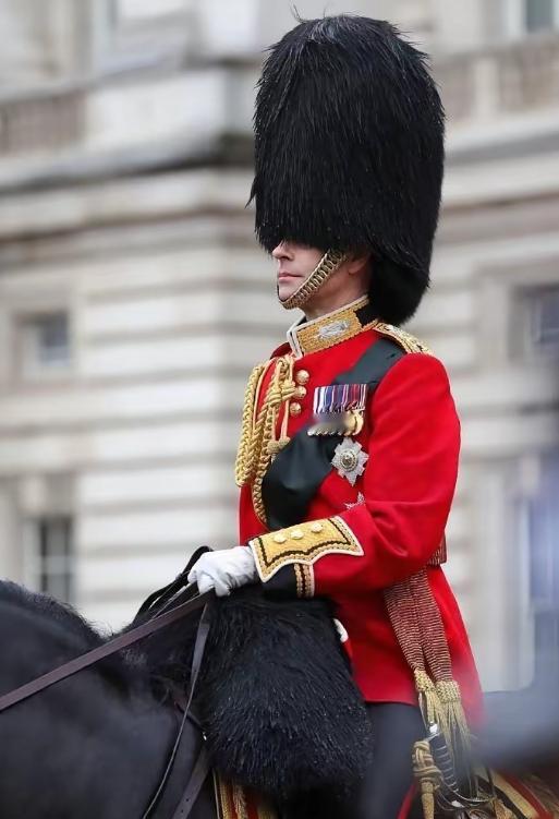 英国是完整走过登顶、称霸、衰落全流程的国家！他访华绝非德国、法国这样的国家可比，
