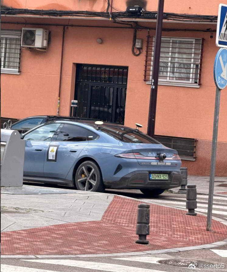西班牙街头出现小米的测试车，这说明什么？小米su7