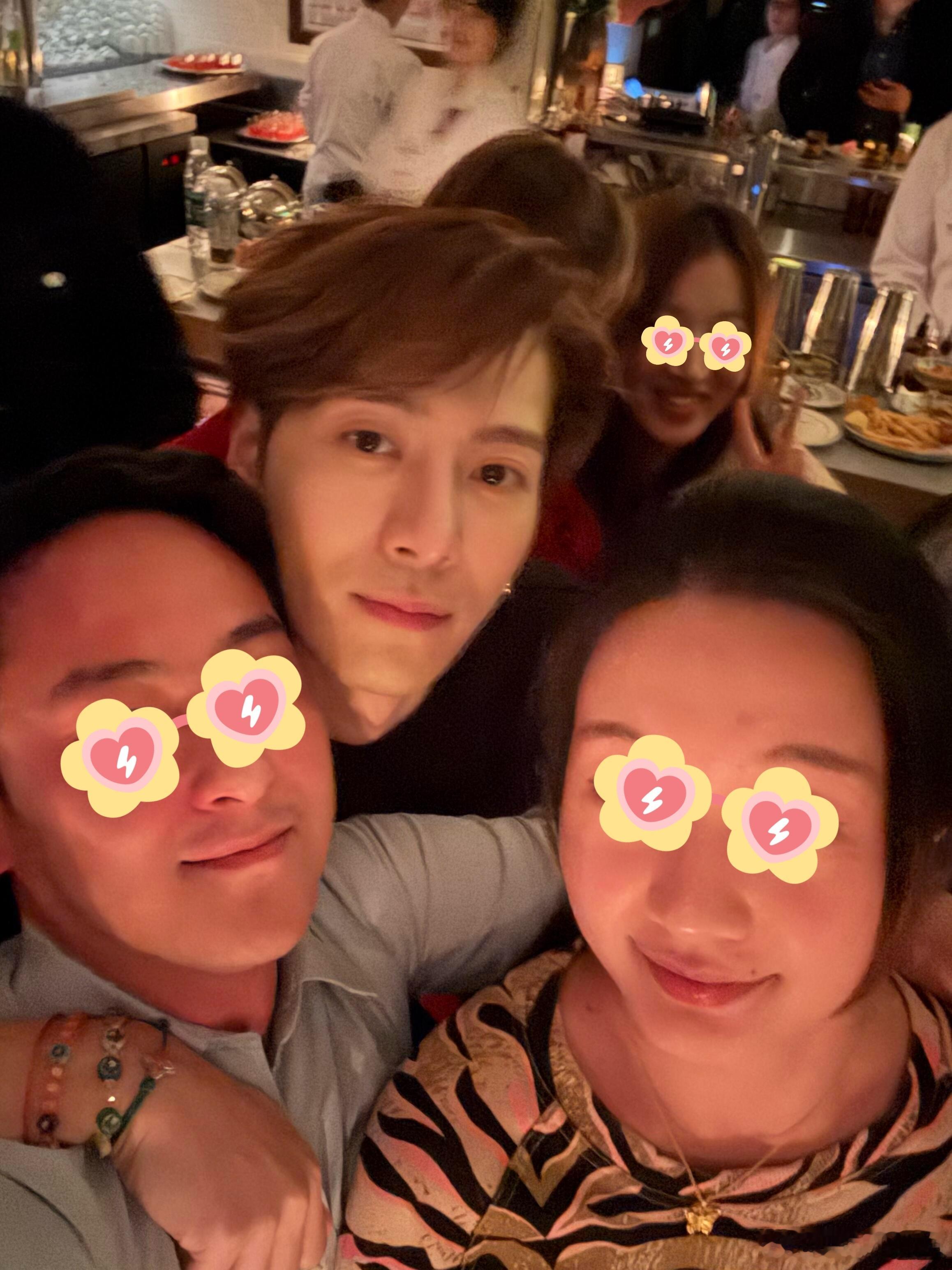 王嘉尔你帅的我好想哭 