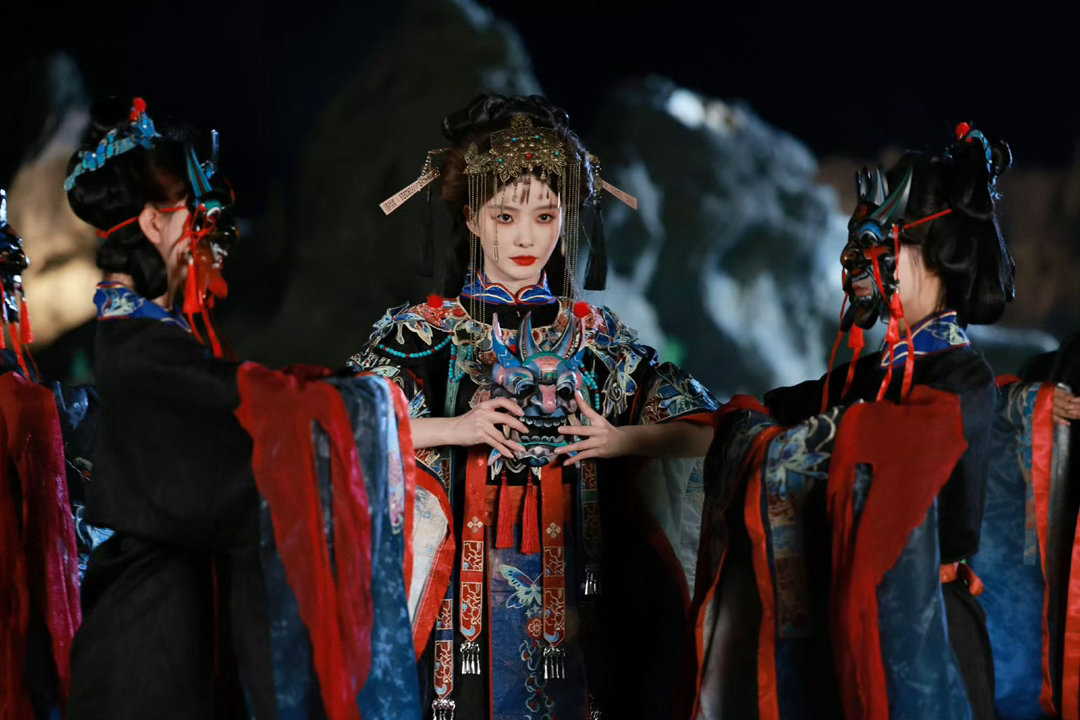 陈卓璇美成AI建模了 今天也是为陈卓璇美貌流泪的一天！异域风十足的造型让人眼前一