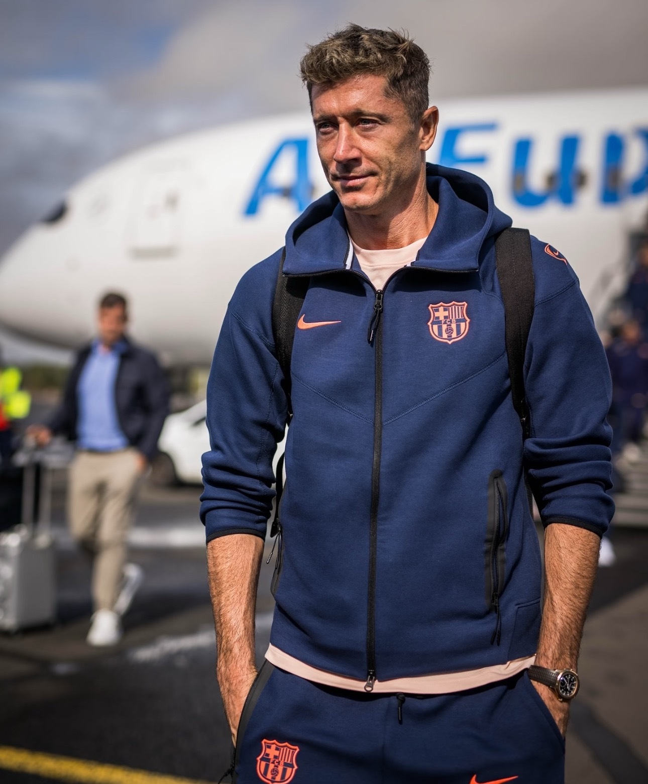 世体：莱万已收五份报价 芝加哥火焰全力追逐 首选仍是留队据《世界体育报》2月14